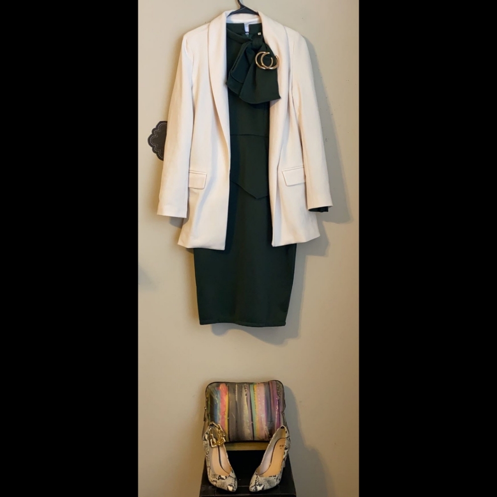 🆕️ LISTING!! BNWOT PUSSYBOW MOCK NECK ASYMMETRICAL PEPLUM PENCIL DRESS - Picture 9 of 12